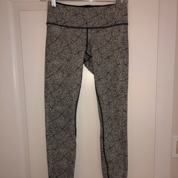 lululemon athletica Pants - Lululemon mid rise leggings